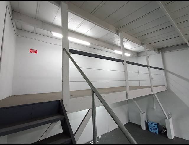 67M² MINI FACTORY TO LET IN ALTON